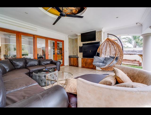 6 BEDROOM HOUSE FOR SALE IN WOODMEAD